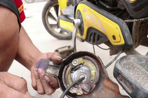 贺州市电动车刹车故障